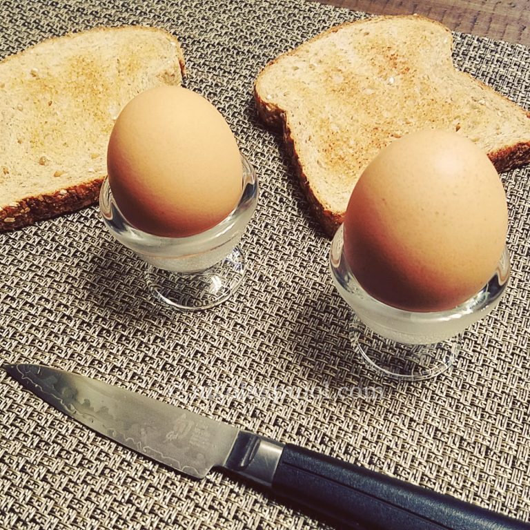 french-style-soft-boiled-eggs-on-the-shell-ufs-la-coque-eggs