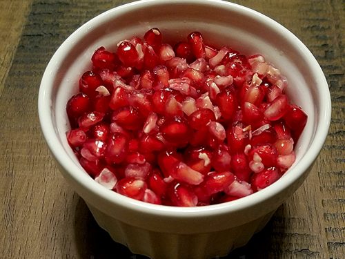 How to easily extract pomegranate seeds